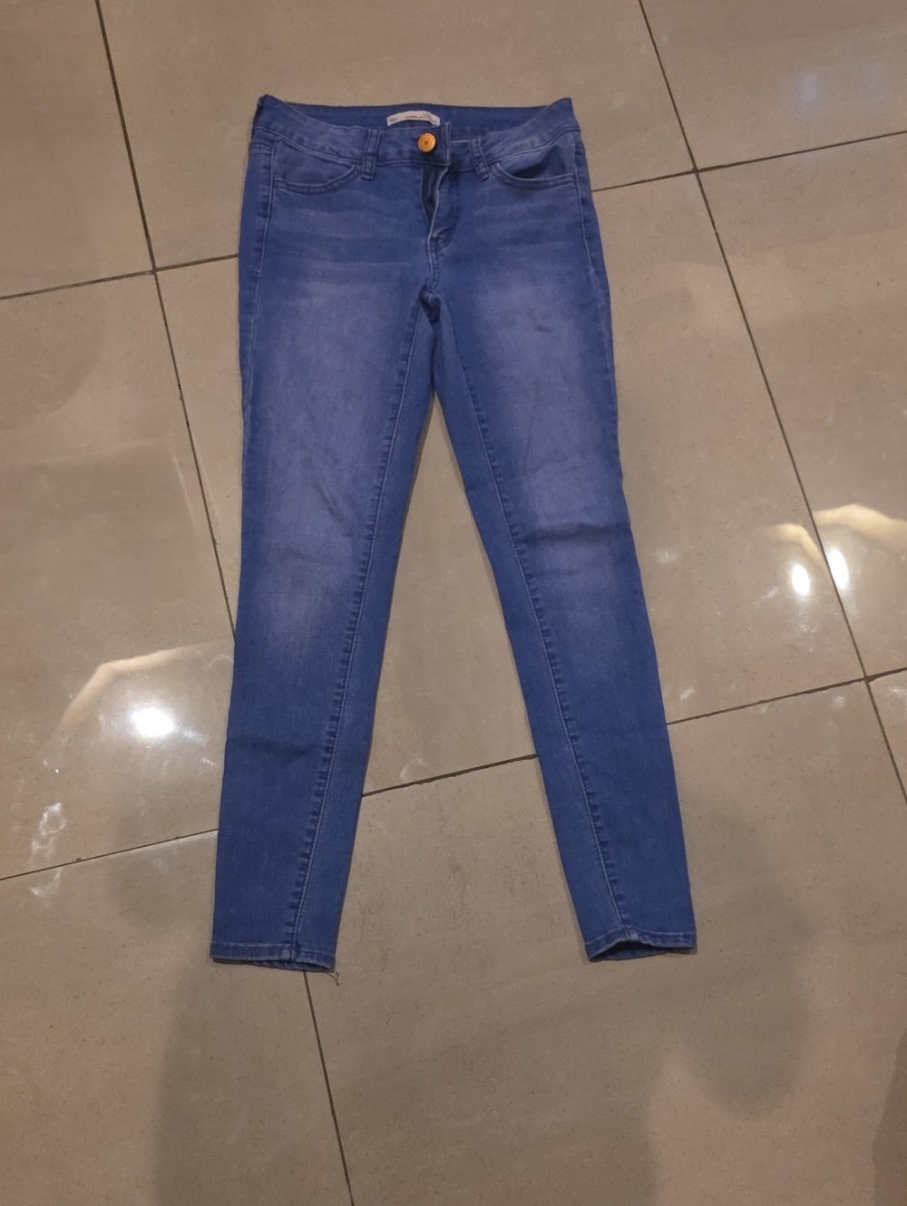 SO Women's Skinny Jeans in Mid Blue